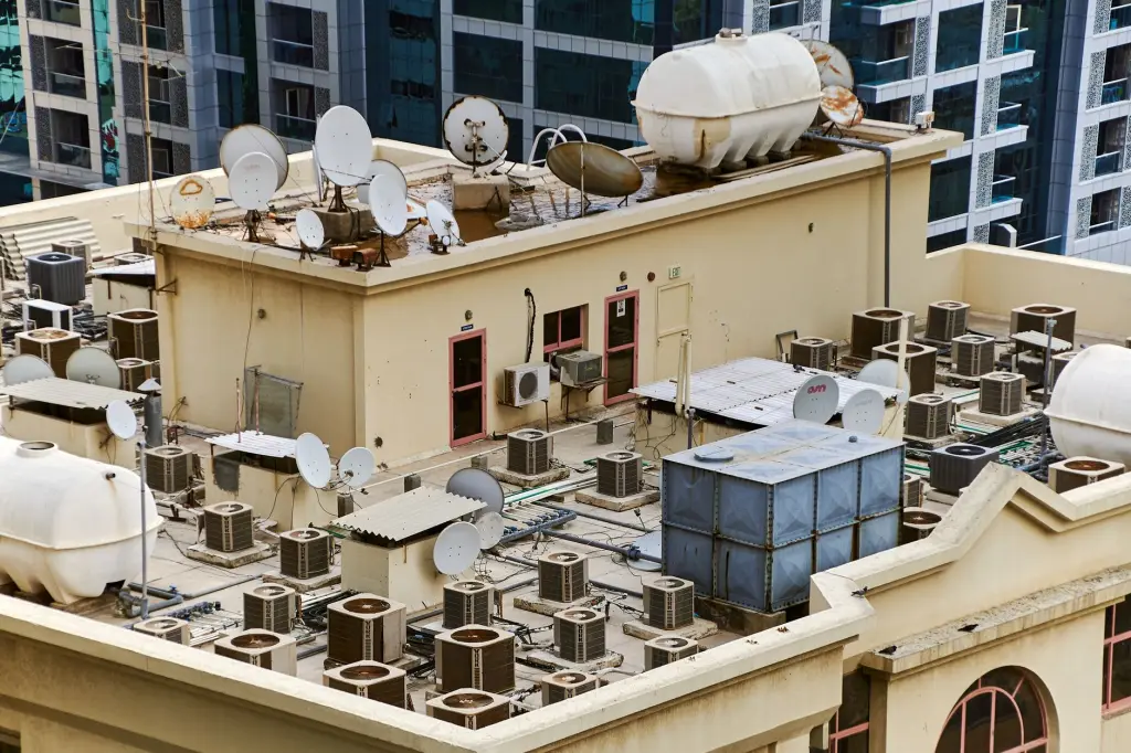 河北鹏豪钢结构厂房材料选型对比：C型钢与H型钢适用场景分析