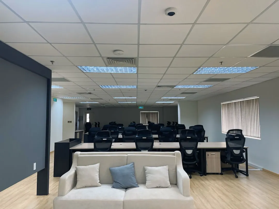 河北彩钢瓦规格型号全解读：工业厂房屋面材料如何选配