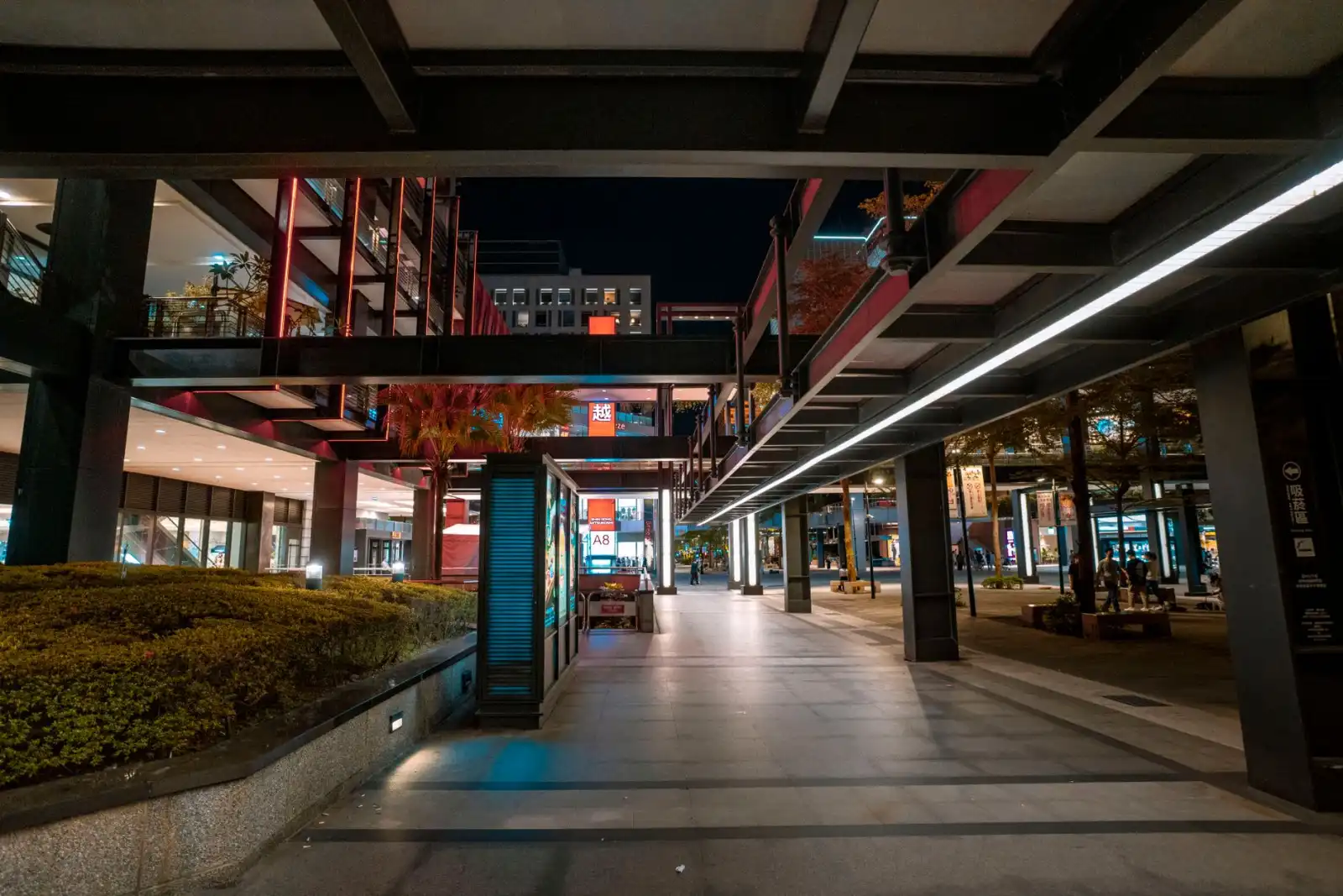 钢结构厂房建设中选择H型钢与C型钢的荷载性能对比分析正文配图 2