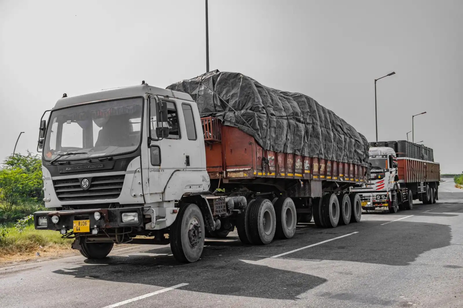 河北钢结构厂房檩条选型要点及C型钢与H型钢经济性对比分析