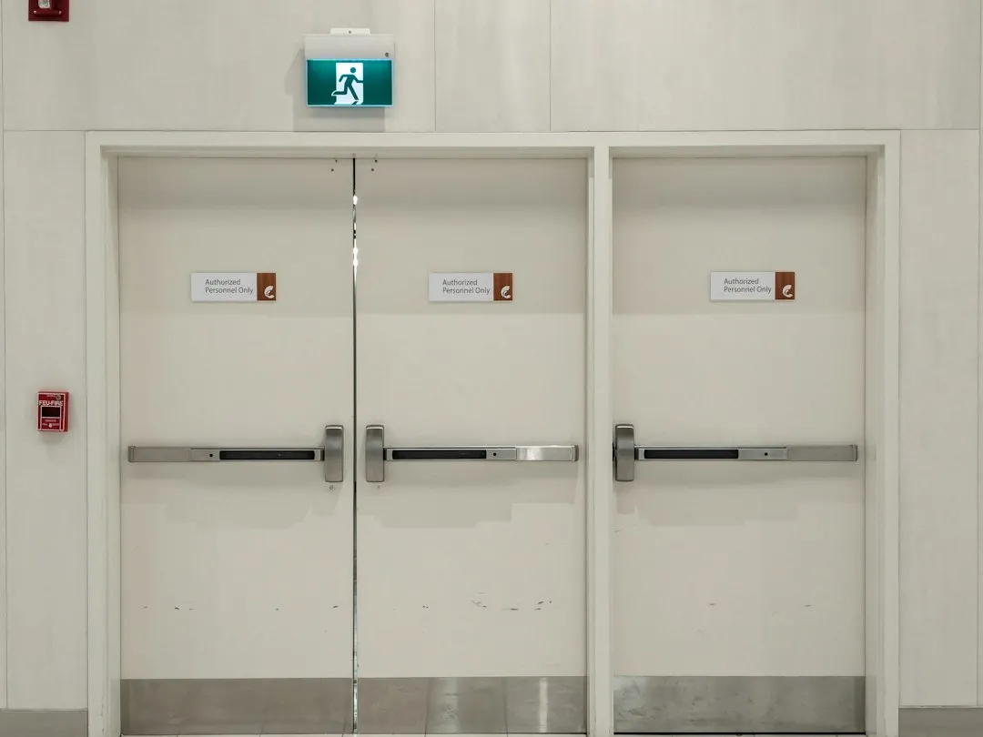 华北地区工业厂房彩钢瓦屋面施工常见问题与应对方案正文配图 2